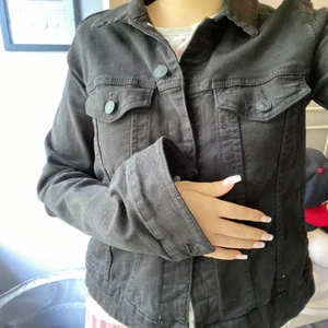 Jeansjacka - Bra skick! Storlek XS men passar mig med S