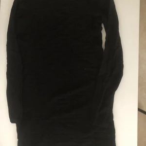 Storlek S  - Den är jätte fin din är en känning som kan  stretcha