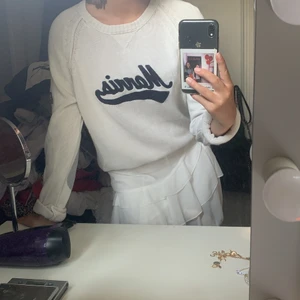 En Morris hoodie - Säljer denna för fick den av min bror som inte ville ha den men den kom aldrig till användning. Men för fler bilder eller frågor är det bara att fråga mig så kan jag fixa det🥰