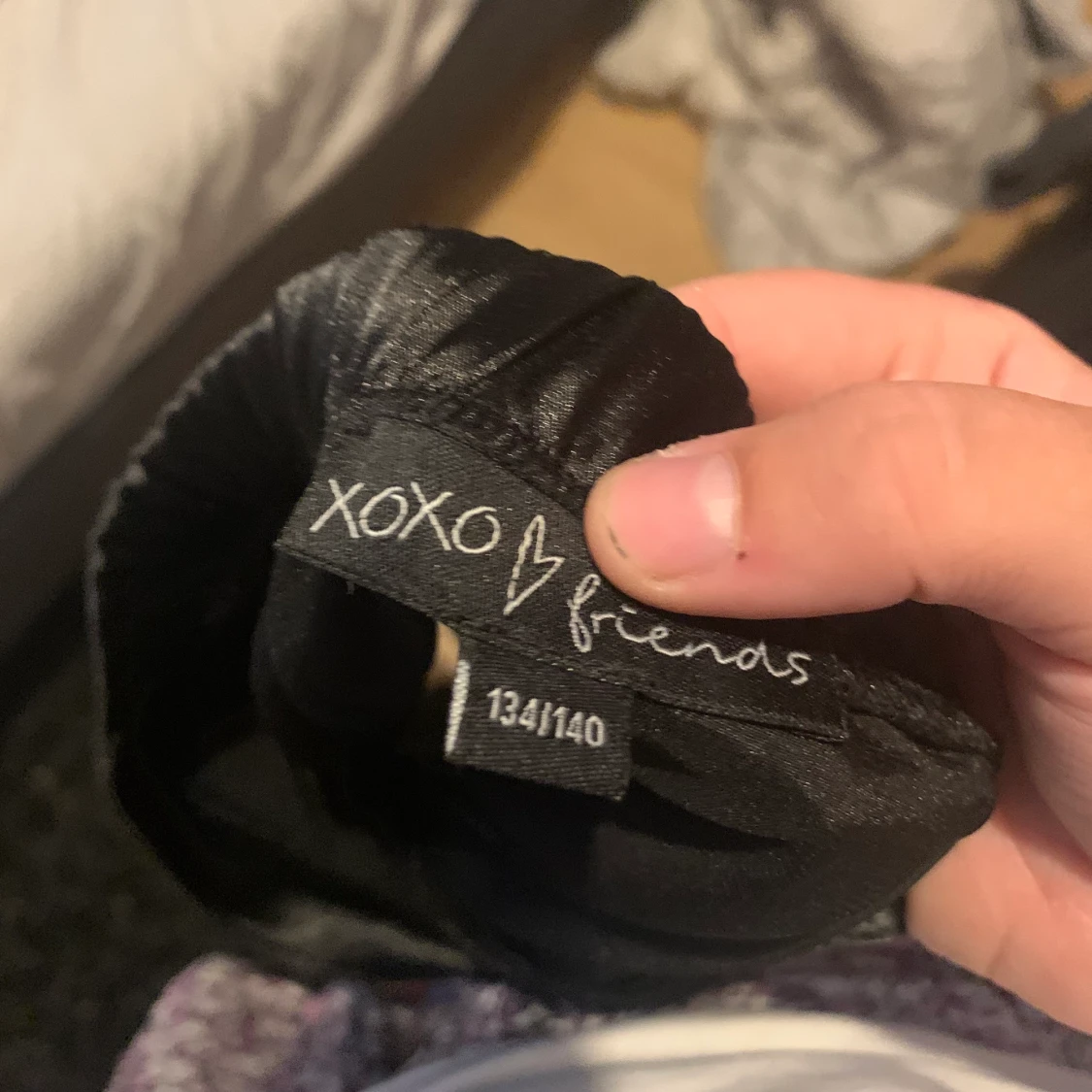 En svart skin skjol  - 90