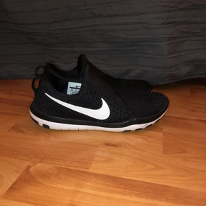 Nike skor  - Säljer dessa jätte Sköna och  fina  Nike skor. Köpt för 700kr