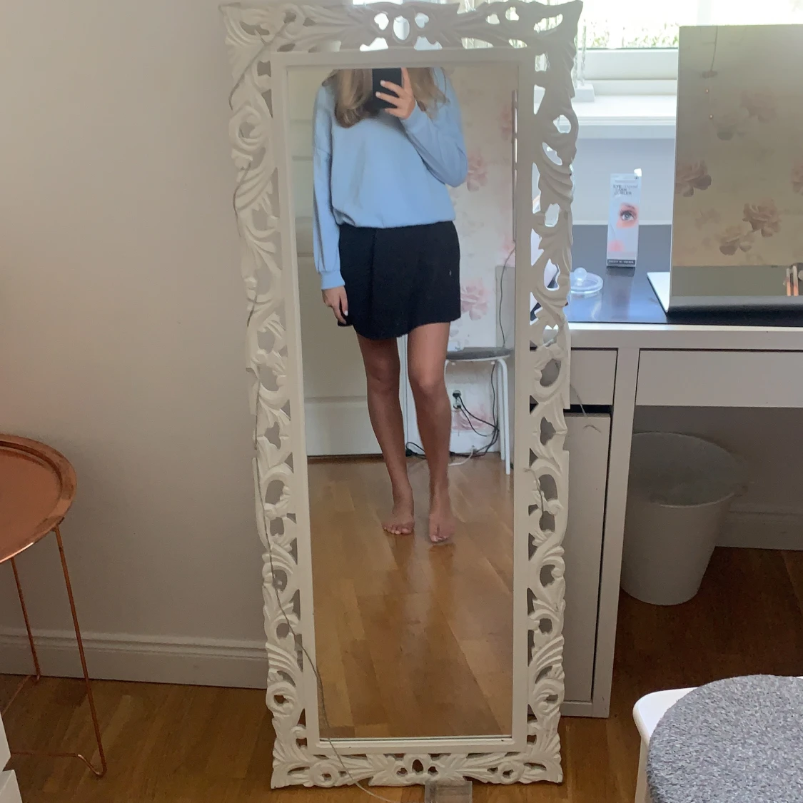 BlĂ„ sweatshirtđ€