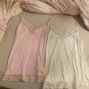 Tröjor - Båda är i storlek m bra skick 40 kr styck 