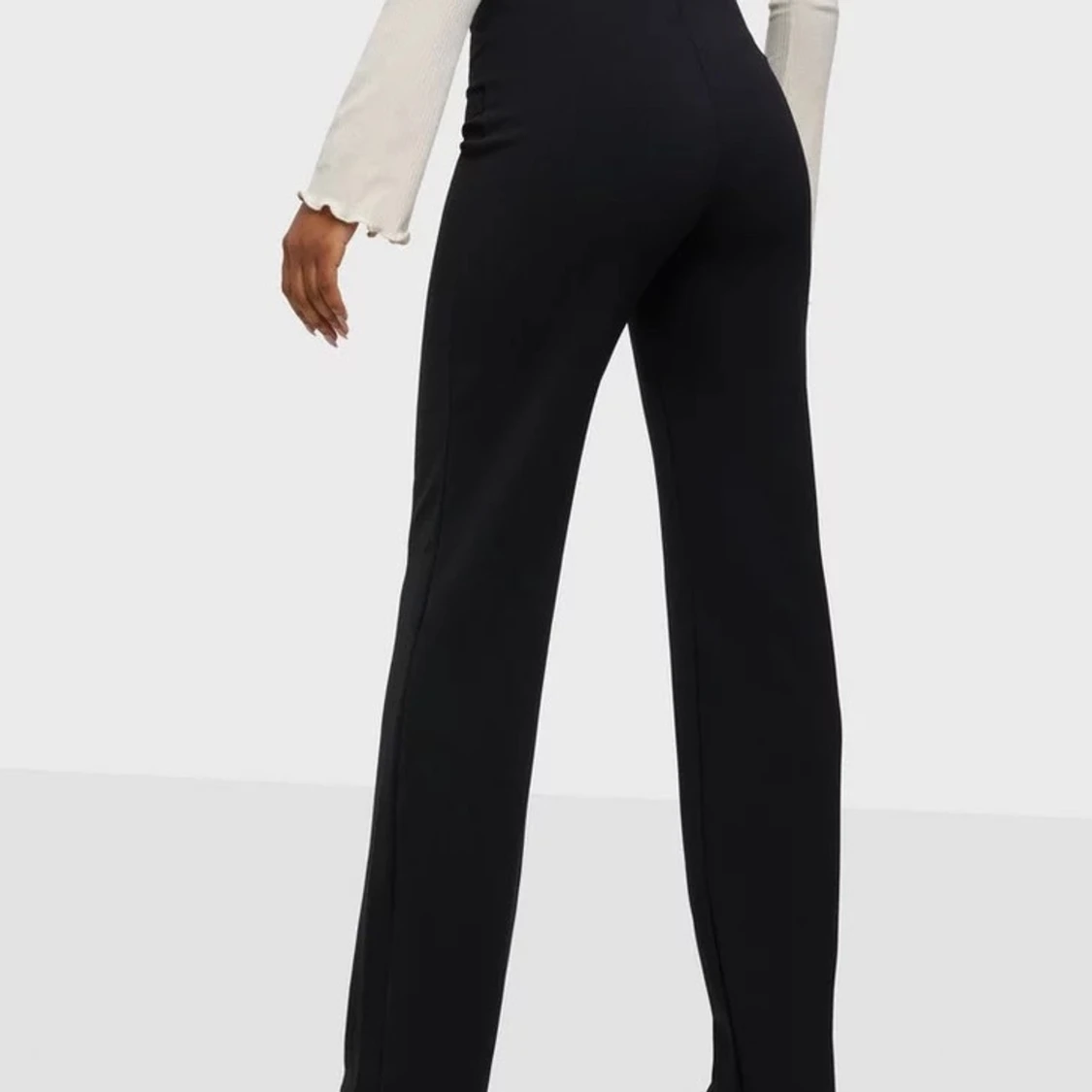 Svarta byxor i strl S - 90