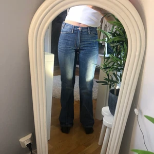 Acne Jeans  - Ursnygga jeans från Acne i nyskick, säljer pga för små i min midja! low/mid waisted modell