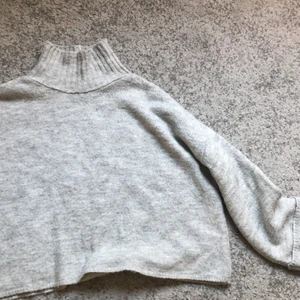 Grå tröja - As fin och skön tröja från Gina! Älskar verkligen denna men används tyvär inte så mycket:(( 