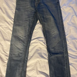 Tiger of sweden jeans - Jag säljer mina tiger of sweden jeans använda men mycket liv kvar i de storlek 30/32