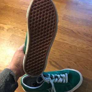 Vans storlek 38 - Gröna Vans i storlek 38.  Sparsamt använda.