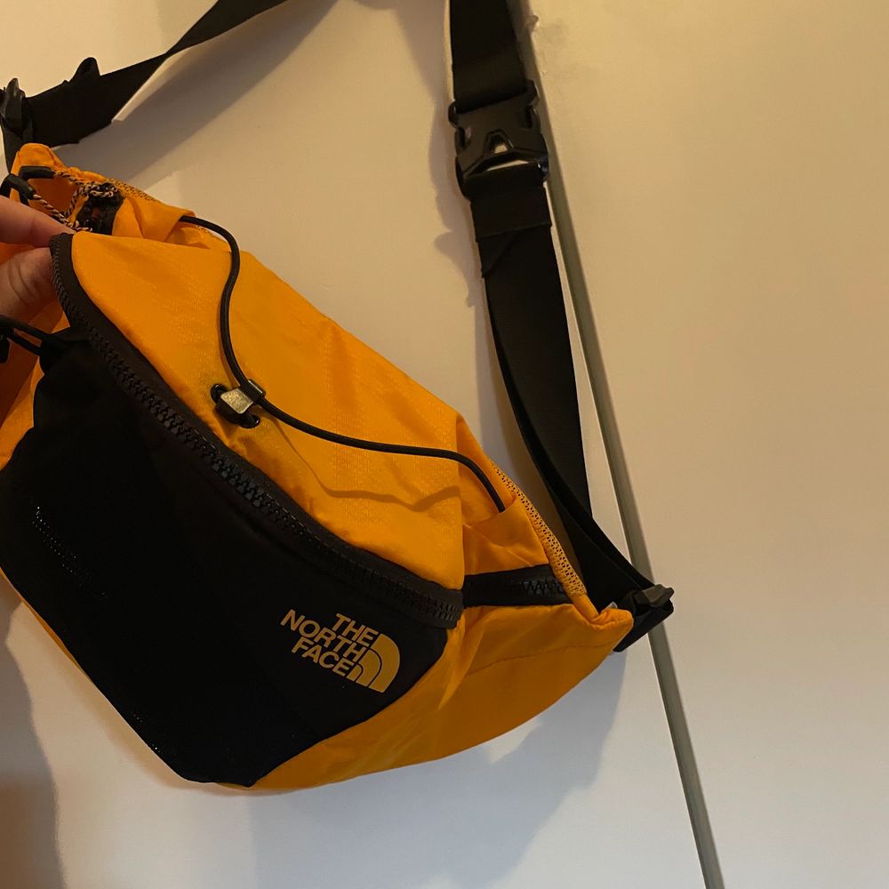 The North face väska . Accessoarer.