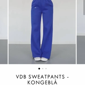 Venderby’s byxor - Storlek XS/S, byxorna är super stretchiga i midjan, mjukt material men dock för korta och aldrig använda endast provade. Ny pris 586kr. Säljer dom helt splitternya för 400kr.