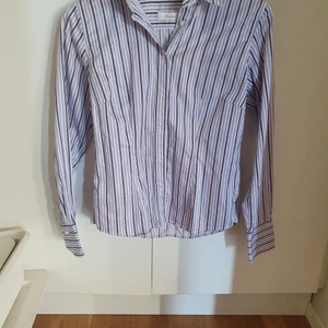 Stenström  - Fin stenström skjorta. Använd ett fåtal gånger. Tajt passform