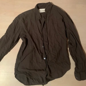 Our Legacy skjorta - Fin our legacy skjorta i bra skick, inga defekter.