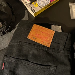 Levis501 - Levis 501 i nyskick 400kr, midja(31) längd(32)