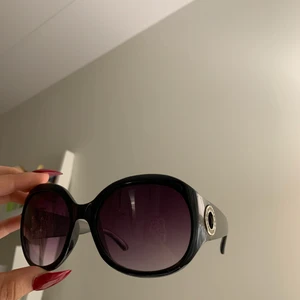 Solglasögon  - Oanvända solglasögon 