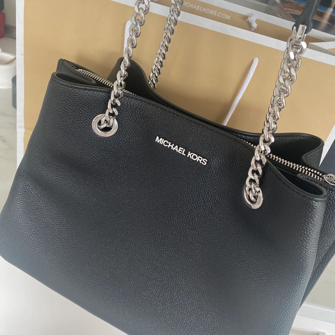 Michael Kors väska oanvänd!