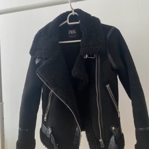 Zarajacka - En zara jacka jag knappast använt. I fint skick 