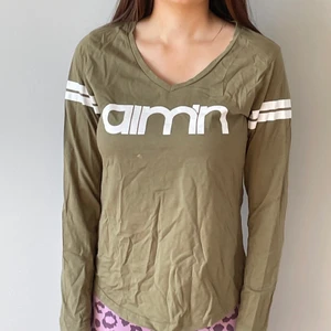 Tränings tröja - Tränings tröja från aimn som endast är testad 2 gånger, köparen står för frakten :) 