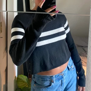 Stickad - Superfin modell🙏🏼inte säker på om jag vill sälja 