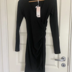 Jättefin klänning - Jättefin klänning från bubblerosäöjes, aldrig använd med lappen på. Skriv vid frågor eller intresse❤️