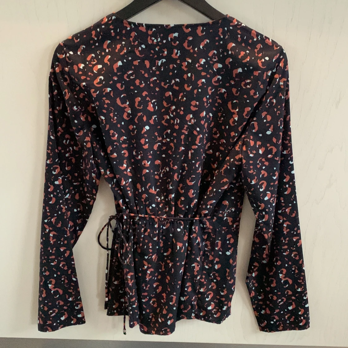 Omlott blus från Vero Moda - 90