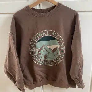 Sweatshirt från Pull&Bear, stl S