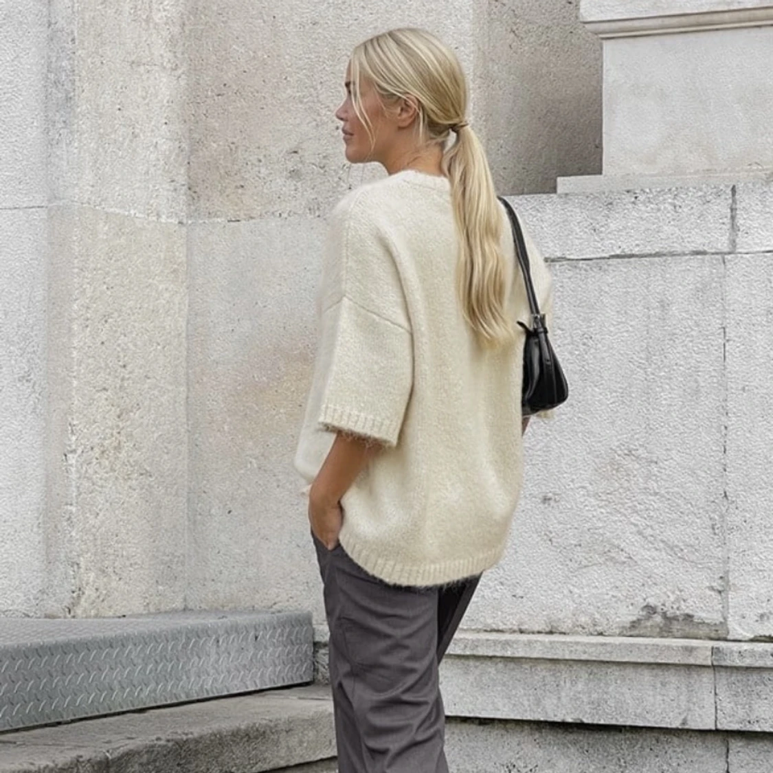 Kortärmad stickad tröja  - 90