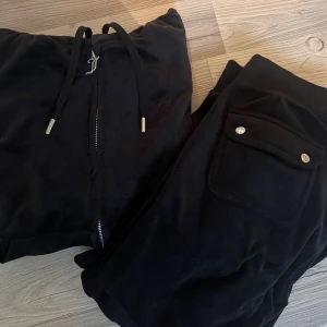 Svart juicy couture set - Svart juicy couture set! Frakt tillkommer🖤xs i båda delarna! 