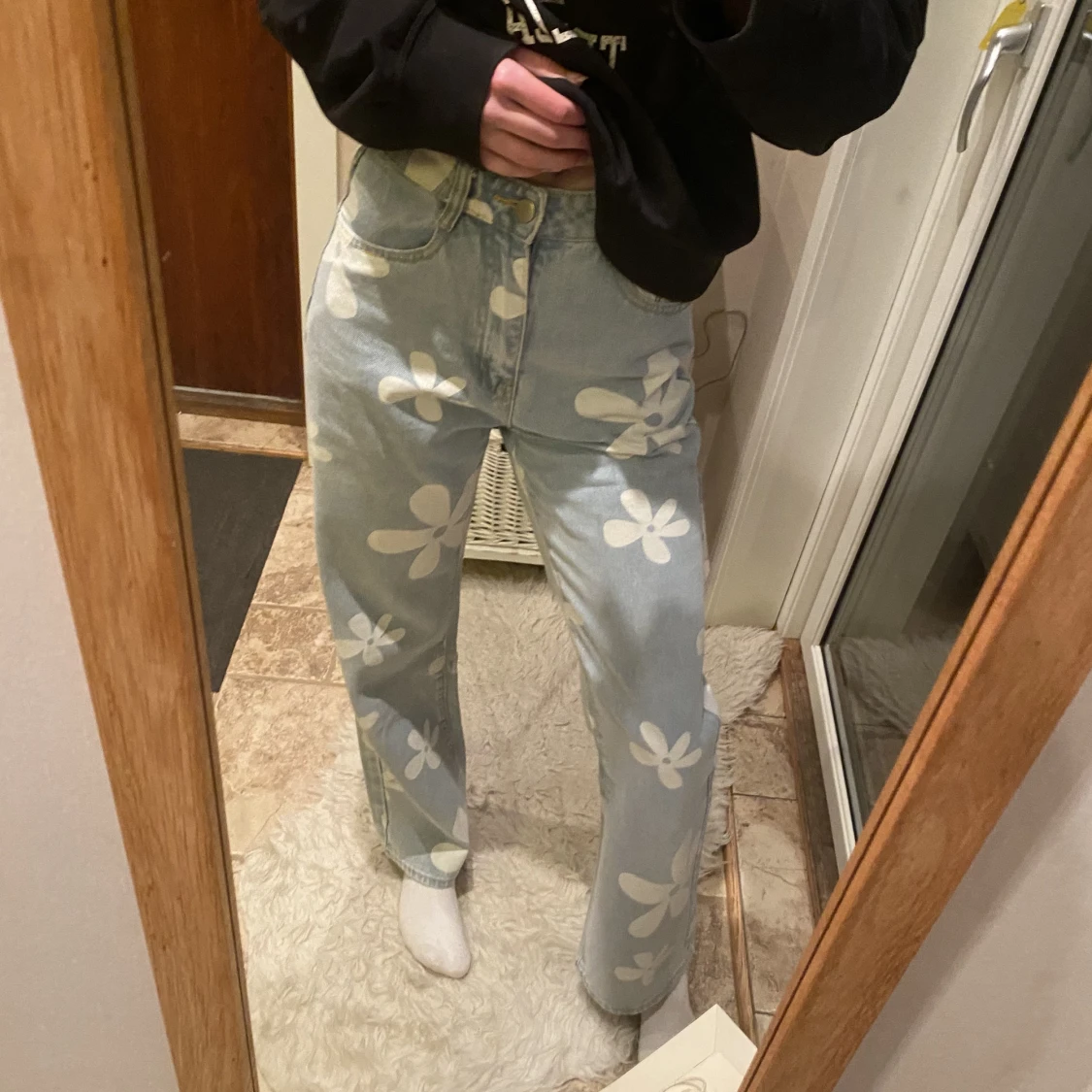 Ljusblåa jeans med tryck  - 91