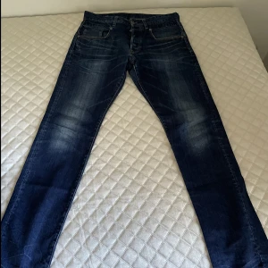 G-star jeans  - Säljer ett par G-star jeans  Storlek - Midja: 31 & Längd: 34