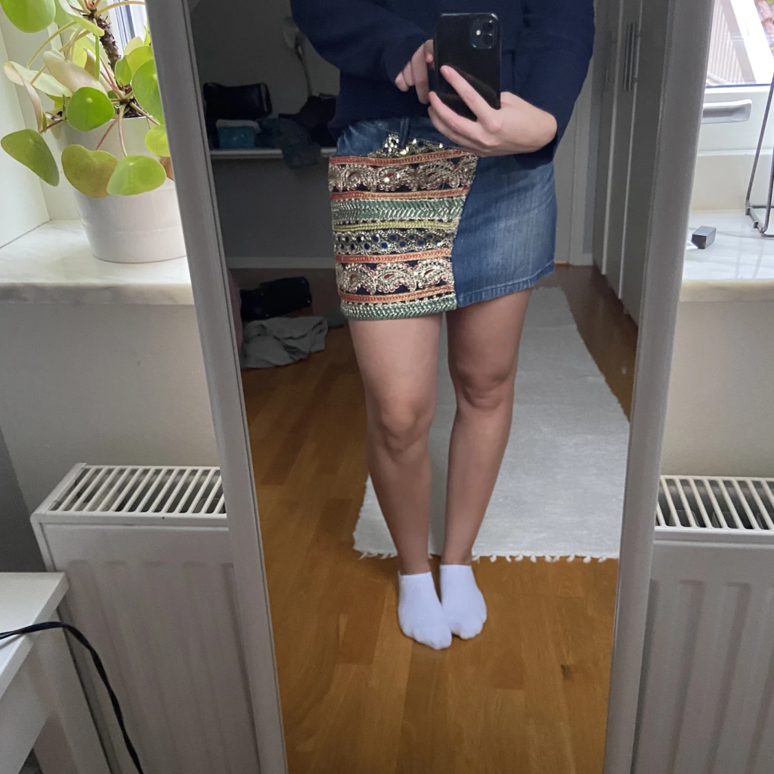 Lågmidjad jeanskjol