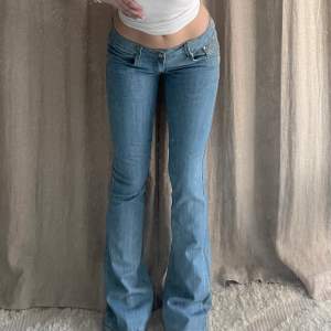 Lågmidjade bootcut jeans från vintagemärket vavell 💕 strl M men passar S oxå!