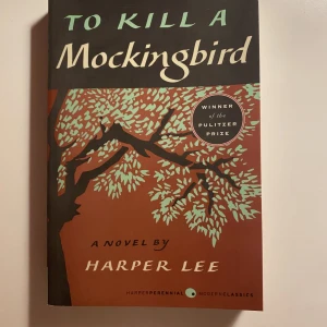 To kill a mockingbird  - Hej hej säljer to kill a mockingbird av Harper Lee. Den är i jättefint skick. skickar fler bilder ifall det önskas! 