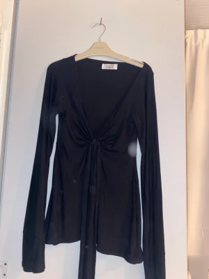 Svart liatz tröja  - Fint skick 