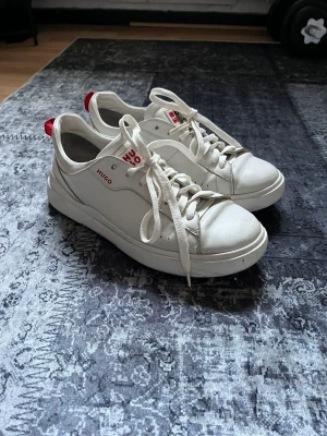 Hugo boss skor - Säljer dessa Hugo boss skor för använder dom inte längre. Storlek 42 använts fåtal gånger. Köpa för 1700 säljs för 1000 (Billigare vid snabb affär)