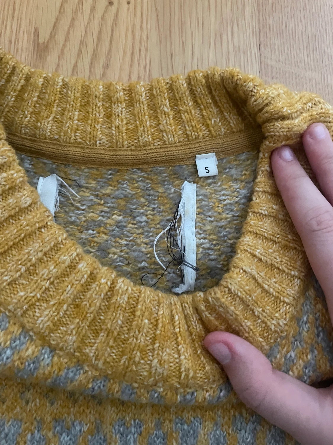 Juno knit - Gul stickad tröja💛 - 91