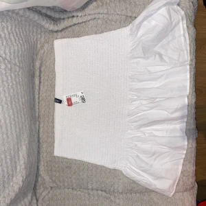 Vit kortkjol  - En vit kjol, passande till sommaren 🤩