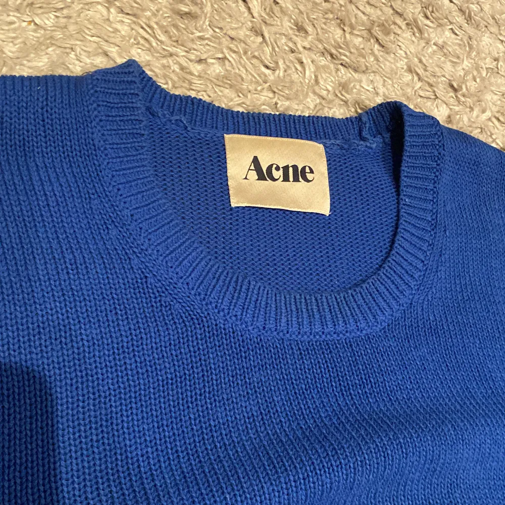 Säljer min Acne tröja som är i fint skick. . Tröjor & Koftor.