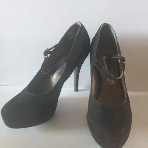 Tamaris Klackar - Svarta Tamaris klackar använda ett fåtal gånger