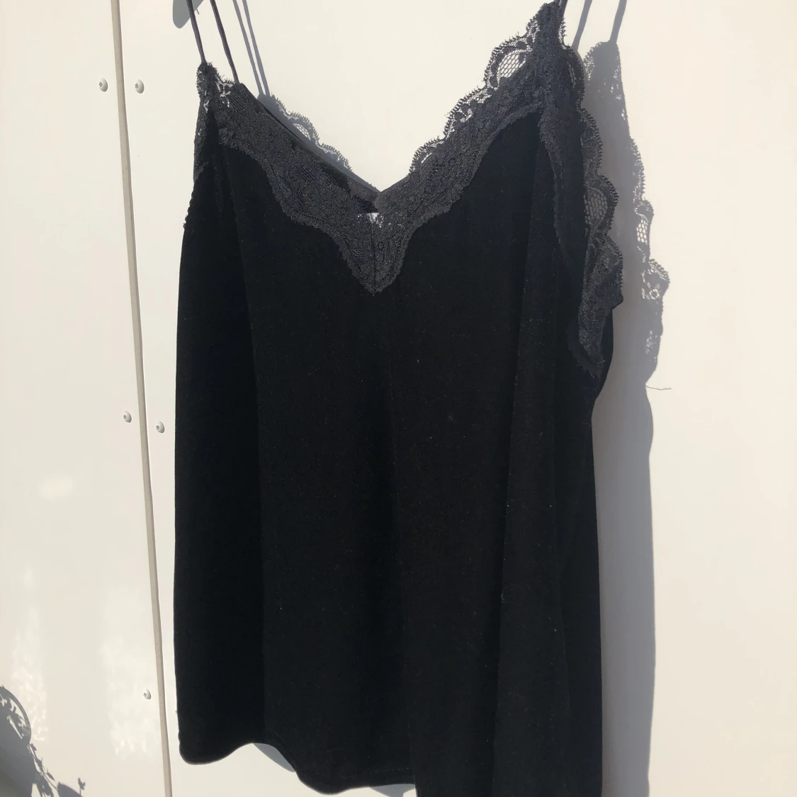 Svart topp i velvet  - 90