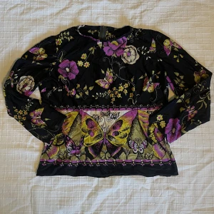 Vintage topp - Cool vintage topp. Har en dragkedja i bak. Står ingen storlek men skulle säga S