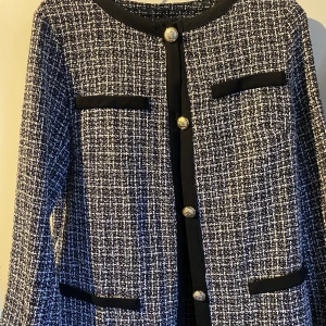 Chanel inspirerad kofta  - XS/S knappt använd 