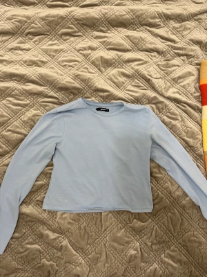 En basic tröja -  ny, jätteskön material, Bikbok