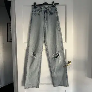 Jeans från nakd Använda några gånger men bra skick, säljer pga för små