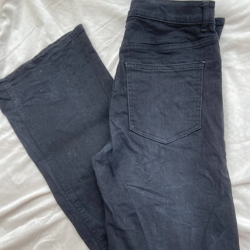 Snabbt o enkelt köp ,tvättas innan frakt , fler frågor eller bilder hör av er❤️. Jeans & Byxor.