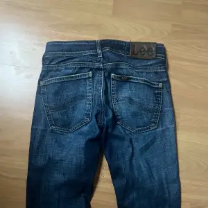 Säljer dessa jeans på grund av att de inte passar mig längre. Passar xxs-xs, ni står för frakten !