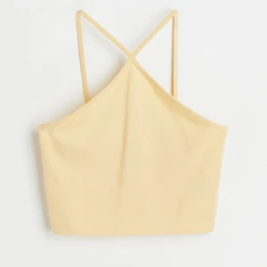 Crop top - Crop top från hm i storlek small 🦋 hör av er vid minsta intresse eller funderingar 🫶 spårbar frakt på 29kr tillkommer 📦