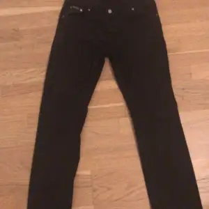 Hugo boss jeans använda flera gånger men tänkt att sälja dem nu