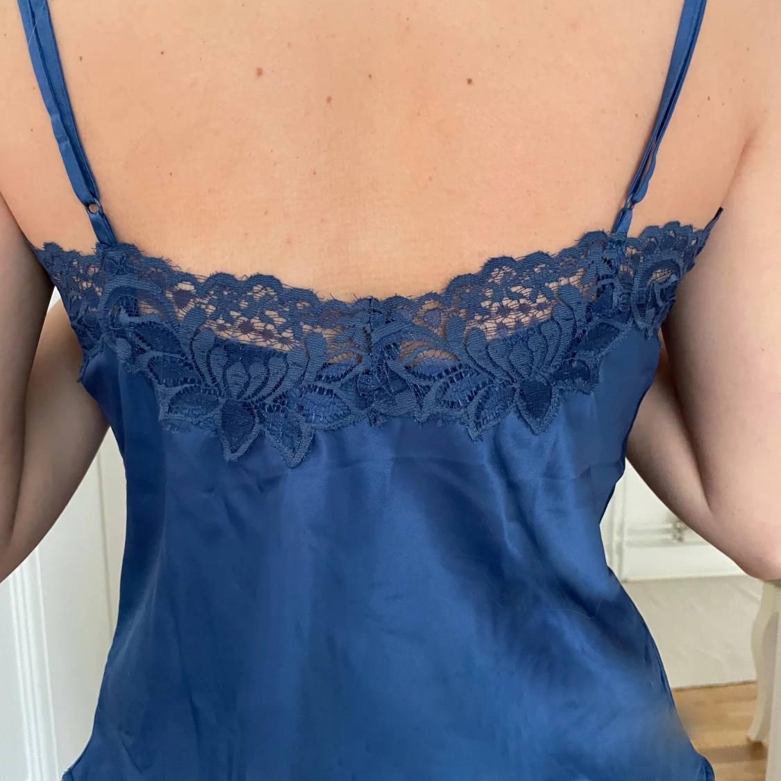 Mörkblått spetslinne - 90