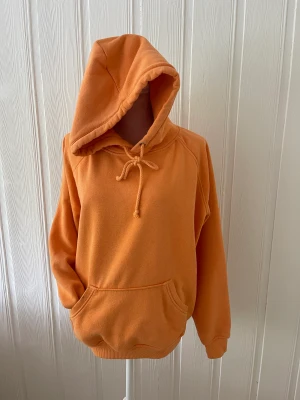 Hoodie - Bikbok - Bekväm hoodie från bikbok. I bra skick!