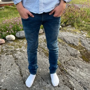 Replay Anbass - Säljer mina snygga replay anbass jeans, as snygga och skön passform för ett väldigt bra pris! Hör av dig om du har frågor eller funderingar. 